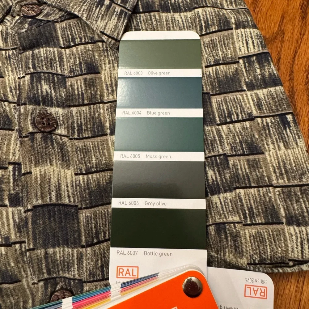 Campia Men’s‎ XL Green and Gray Pattern Rayon Button-Up Short Sleeve Shirt